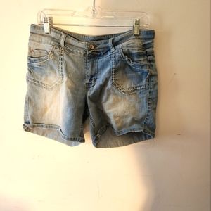 LEI Lady's shorts size 11